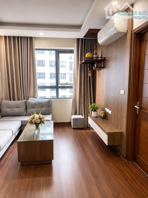 Bán chung cư Thái Hà, bộ công an, Phạm Văn Đồng, full nội thất, nhà đẹp ở ngay, 70m, 2ngủ