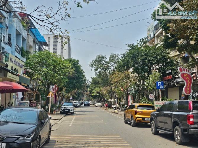 Cần bán nhà 4 tầng lô góc vị trí kinh doanh sầm uất Ngọc hân công chúa và lý nhân tông
