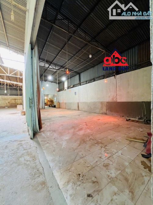 BÁN NHÀ XƯỞNG PHƯỜNG HỐ NAI MỚI ĐỒNG NAI,ĐANG CHO THUÊ 15tr/THÁNG.DT 1000m2