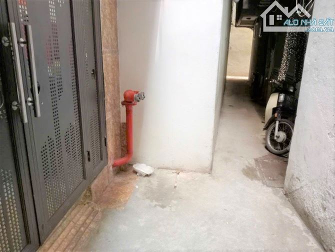 Tòa CCMN Trần Khát Chân 50m² x6T – 11P – Định giá 8 Tỷ – Ô tô gần