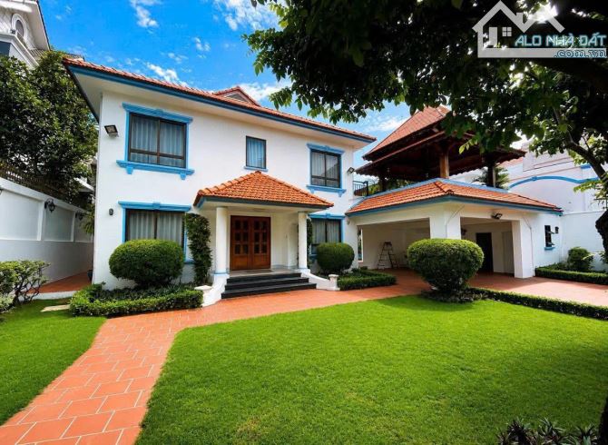 Bán Biệt Thự Trần Văn Sắc. Thảo Điền - 20x26m - 533m2 - 2 tầng sân vườn - Giá 125 tỷ