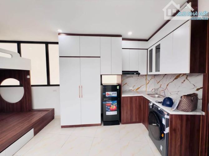 Toà CCMN Hai Bà Trưng, 87m2 x 7T, thang máy, xây mới, 20 phòng khép kín, DT 100 triệu/ th