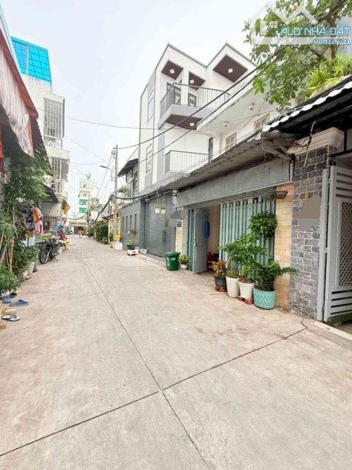 Huỳnh tấn phát, quận 7,hẻm ô tô, 2 tầng, 4mx15m ,nhỉnh 5,x tỷ