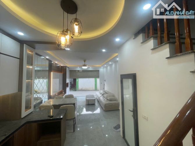 bán nhà Phụng Châu - Chương Mỹ, gần 40m2, đường 2 ô tô tránh, full nội thất đẹp