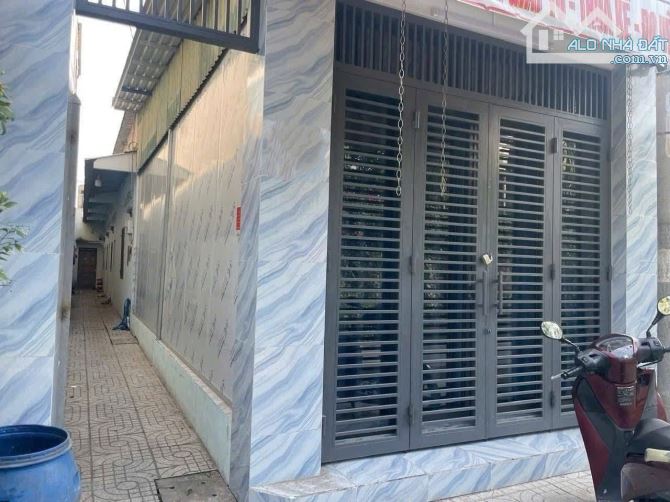 CẦN BÁN DÃY TRỌ 4 PHÒNG 1 KIOT HOÀ PHÚ, CỦ CHI. SHR. 810 TRIỆU