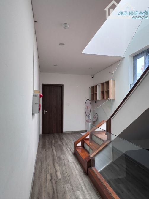 - Bán nhà 3 tầng 2MT đường Hà Huy Giáp, Hải Châu, Đà Nẵng. DT 69M2 – Giá 8.7 TY TL