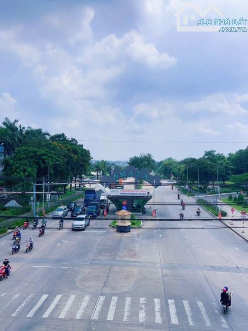 X155 🆘 Cần bán gấp Nhà xưởng 1600m2 mặt tiền kinh doanh QL1A Long Bình - TP Đồng Nai * V