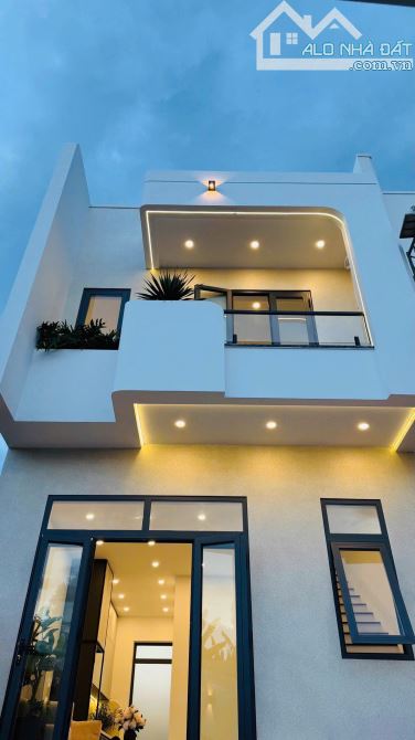 NHÀ MỚI DIÊN KHÁNH CÓ HỒ CÁ TIỂU CẢNH CHILL CHILL