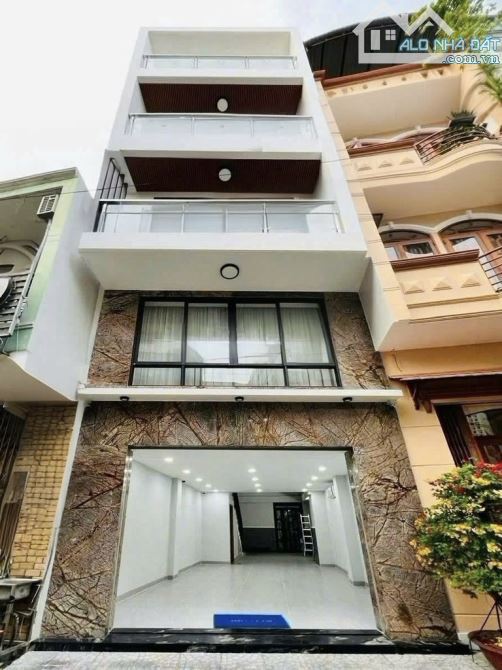 Nhà Trống Tiện Giao Ngay Trần Huy Liệu, Phú Nhuận (5,5mx16,3m) - Giá 3,25 Tỷ. Nhà Nở Hậu