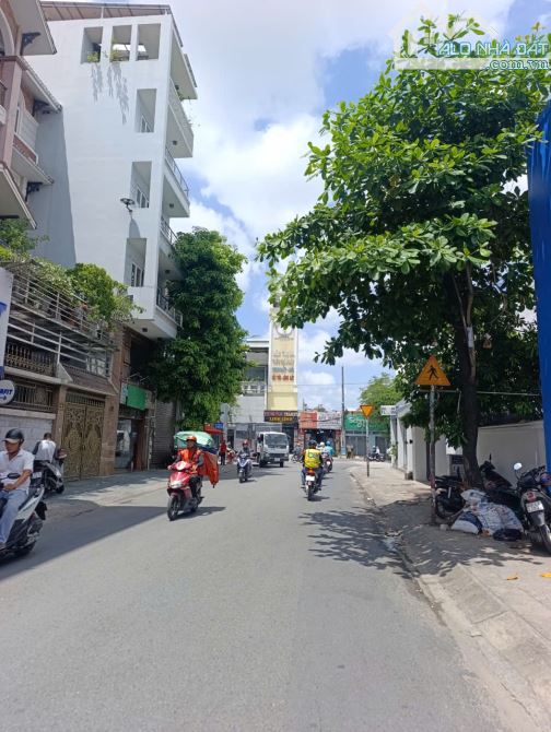 Bán tòa nhà VP 5 tầng khu sân bay chỉ 11 tỷ ngay Nguyễn Thái Bình, Quận Tân Bình