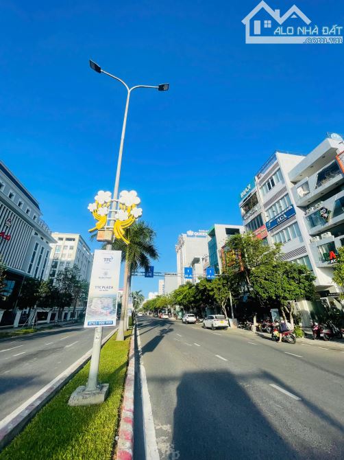Nóng bỏng tay tòa văn phòng 3 mặt tiền Xô Viết Nghệ Tĩnh giá chỉ 2x tỷ