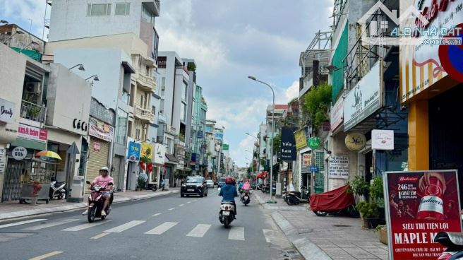 Duy Nhất Mặt Tiền Phan Đình Phùng, Phú Nhuận, DT: 4x17m, 4 Tầng chỉ 20,9 Tỷ Bớt