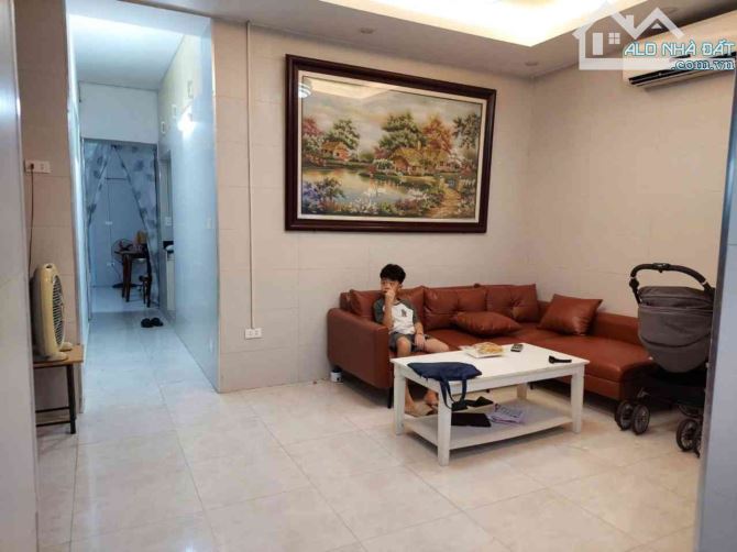 Căn hộ 100m 2PN 2WC, ô tô đỗ cửa- ba bước ra phố Kim Ngưu