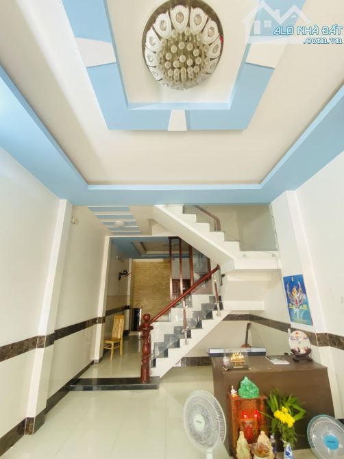 Bán Nhà Lâm Thị Hố. 63m2. 3 Tầng. Hẻm xe Hơi tránh thông tứ tung