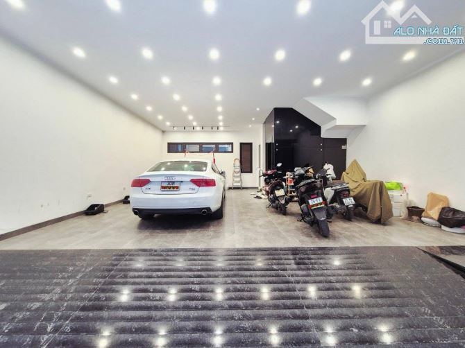 Biệt thự Mini cạnh Doanh trại Quân đội 81m2 mặt tiền 8m nở hậu vỉa hè ô tô đỗ ngày đêm