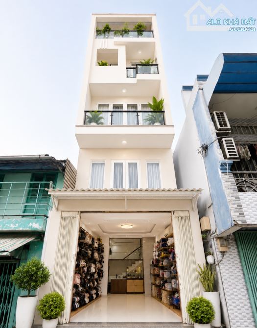 SƠN NGUYỄN | Nhà Đẹp Ở ngay Hẻm 6m Bùi Tư Toàn 5 Tầng chỉ 5.4 Tỷ