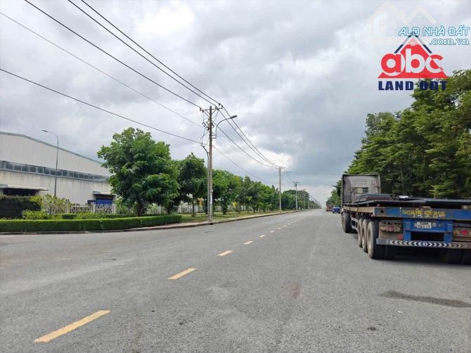 X005 Bán 2Ha4 đất góc 2 mặt tiền có nhà xưởng 3500m2 KCN Nhơn Trạch ĐN - Giá 90tỉ --------