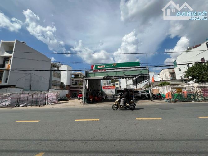 Bán gấp nhà 46/4 Nguyễn Cửu Vân, P17, Q. Bình Thạnh, dt: 35x34m 942 m2 tiện xây 2 H12T