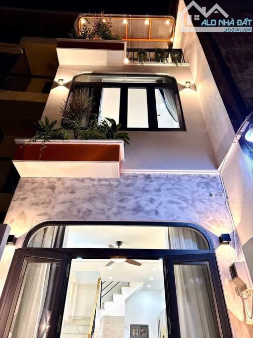SIÊU PHẨM CUỐI THÁNG NHÀ ĐẸP ĐƯỜNG NGUYỄN VĂN CỪ, QUẬN 1 - GIÁ: 4.77TỶ/50.4M2(4.2x12M)