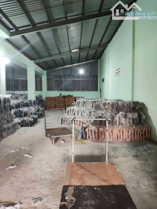 Nhà kho (hiện đang cho thuê)2 mặt tiền đường Dương Công Khí, Bà Điểm, Hóc Môn giá 8 tỷ 500