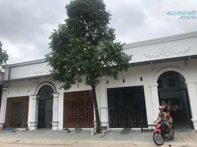 KẸT TIỀN RA ĐI 16 PHÒNG TRỌ SÁT KCN VÀ CHỢ TRƯỜNG HỌC