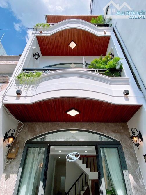 CẦN BÁN GẤP NHÀ ĐANG CHO THUÊ ĐƯỜNG THÍCH QUẢNG ĐỨC, PHÚ NHUẬN - GIÁ: 4.38TỶ/63M2(4.2X15M)