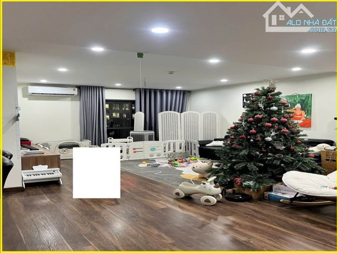 Bán chung cư 21 Lê Văn Lương. căn 3 ngủ tầng cao view thoáng 130m 13.8 tỷ