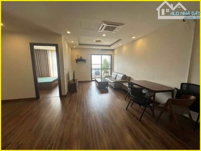 Bán chung cư 21 Lê Văn Lương, GOLDEN PALM. 2PN tầng trung ban công ĐN 84m 8.75 tỷ