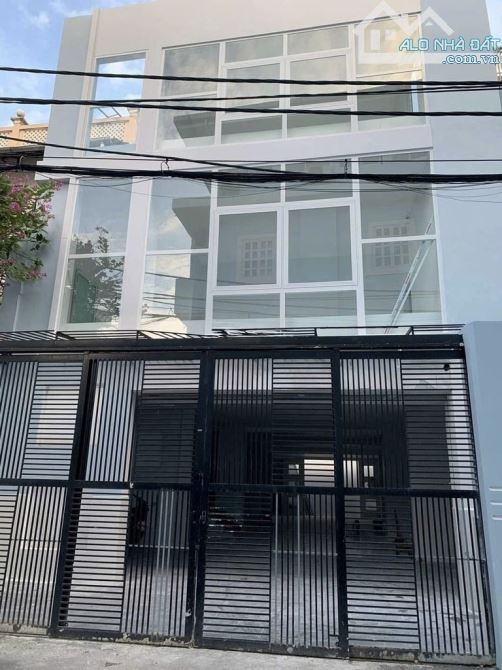 HIẾM-Toạ độ Vàng mặt tiền Tân Vĩnh, Quận 4. Giá chào 4 Tỷ 710/ 84m2 - 2 Tầng, Sổ cầm tay