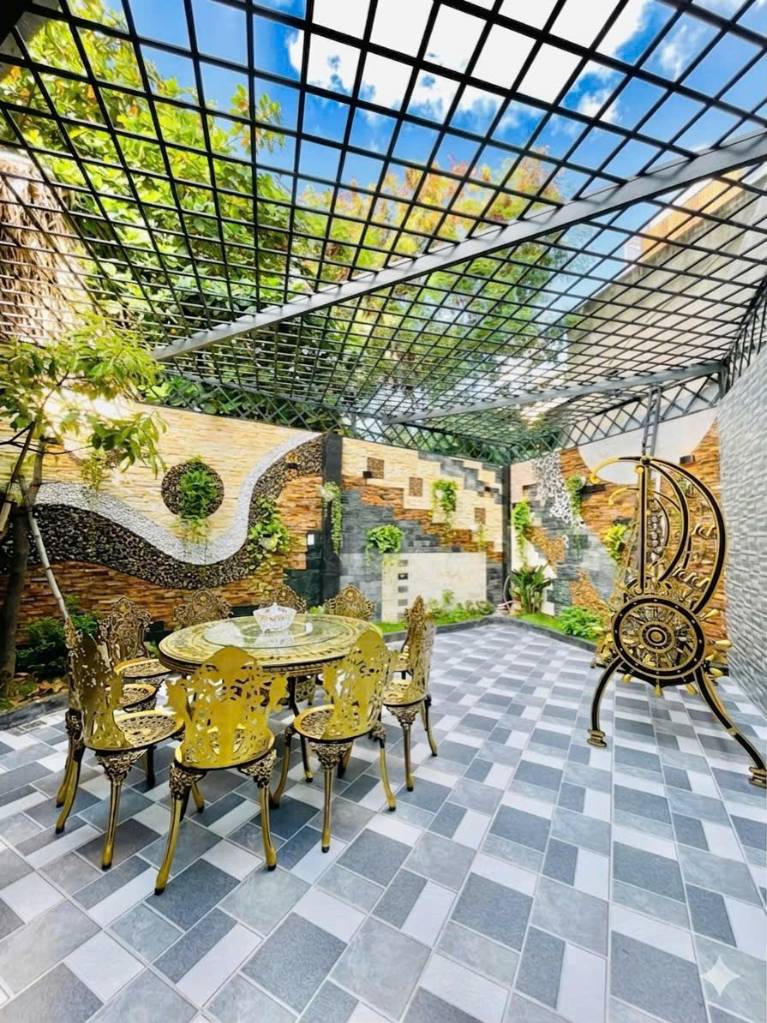 Bán biệt thự Lê Văn Qưới Bình Tân, 5 tầng HXH, dt 11x13m sân vườn chỉ 11.5 tỷ