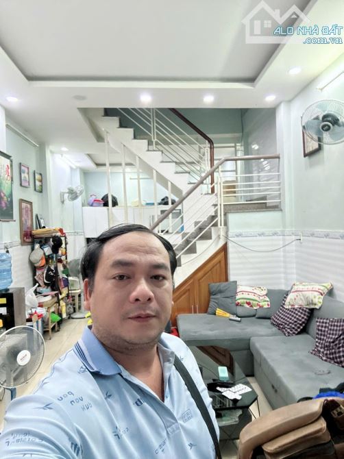 BÁN NHÀ ĐƯỜNG TRẦN THÁI TÔNG, PHƯỜNG 15, TÂN BÌNH, 44m2, 4 TẦNG, 4 PHÒNG NGỦ, SÂN THƯỢNG.
