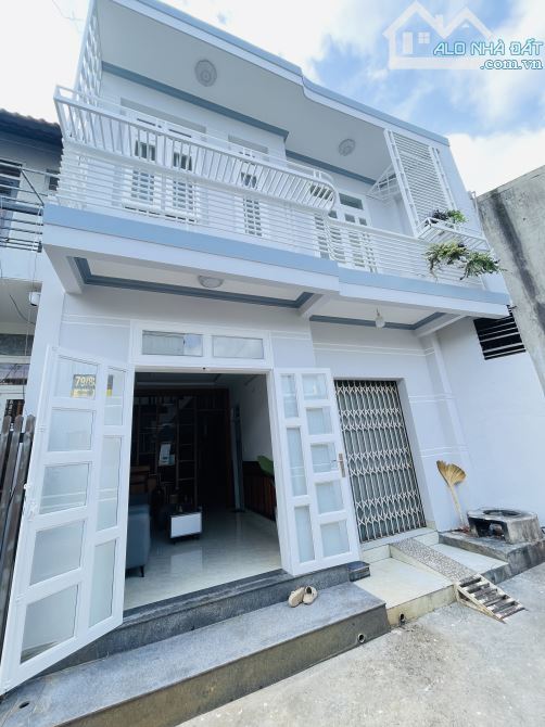 BÁN NHÀ 1 MÊ HẺM ĐINH NÚP CÁCH SIÊU THỊ COOPMART CHỈ 500M - Loctran