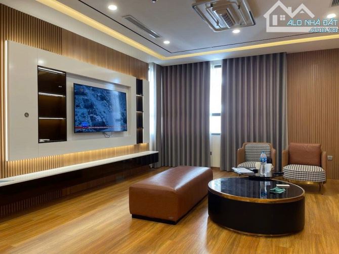 Bán chung cư 25 Lê Văn Lương. THE DIAMOND căn 4PN VIP tầng cao view đẹp 160m 24.2 tỷ