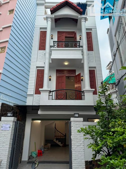 Cần bán Gấp nhà Hẻm 7m Lạc Long Quân, Q11 gần nút giao Công viên Đầm Sen. Chốt giá 3Tỷ330