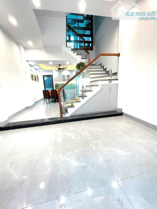 Bán nhà 4 tầng khu bình lộc 3 pn,3vs, phòng thờ , sân phơi rất rộng