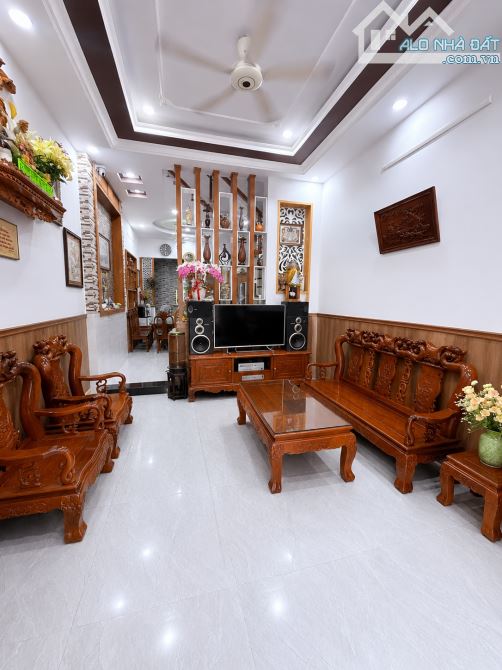 BÁN NHÀ TRUNG TÂM BÌNH TÂN 6.x TỶ – TÂN KỲ TÂN QUÝ – 3 TẦNG – HẺM XE HƠI – DT: 4x14m – NỞ