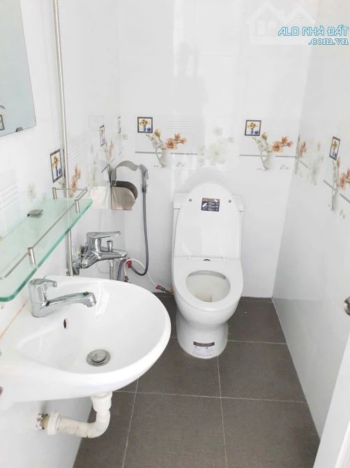 Bán Nhà 1 Trệt 1 Lầu hẻm xe máy tránh nhau đường Nguyễn Bảo. Vũng Tàu
