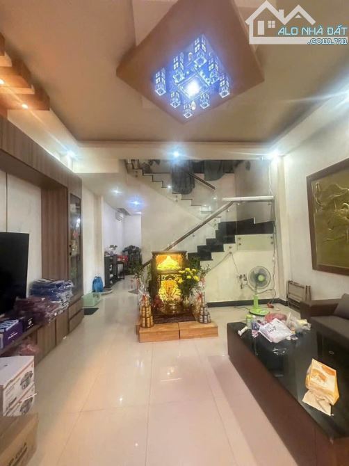 MÌNH BÁN NHÀ 2 TẦNG ĐƯỜNG 7,5m VŨNG THÙNG 1