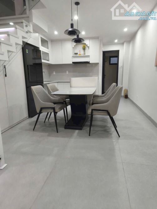 MÌNH BÁN NHÀ 3TẦNG ĐƯỜNG NGUYỄN HIỀN