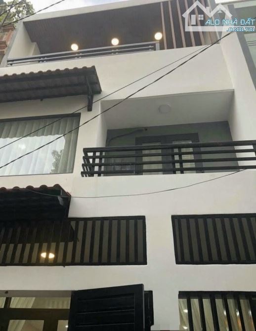 SÁT MT NGUYỄN CỬU VÂN, BÌNH THẠNH HẺM OTO CÓ NHÀ BÁN. GIÁ 4Tỷ050/73m2-(5x14,7m) 3 TẦNG ĐẸP