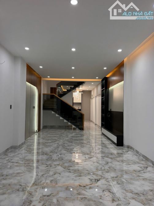 NHÀ BÁN: NGUYỄN VĂN YẾN TÔ HIỆU HOÀ BÌNH - ĐẦM SEN ĐUỜNG 7M THÔNG TƯ PHÍA 4*17M