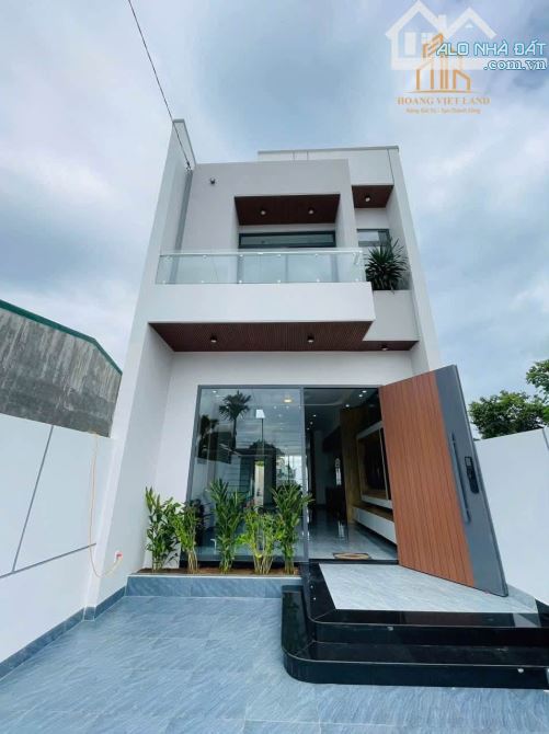 NHÀ MỚI 1 TRỆT 1 MÊ Y WANG - HDOK VỊ TRÍ ĐẸP, GIÁ: 3,55 TỈ, DT: 5x32M, H: TÂY