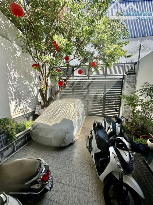 BIỆT THỰ KHU VIP - MẶT TIỀN - GIÁP Q.6 - DT: (130M2) NGANG 6M - 3TANG - 4PN + Mô