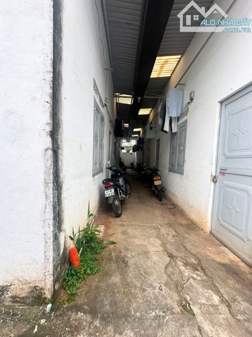 DÃY TRỌ 2 MT TRƯỚC SAU 10x20m HẺM RỘNG ĐỒNG KHỞI