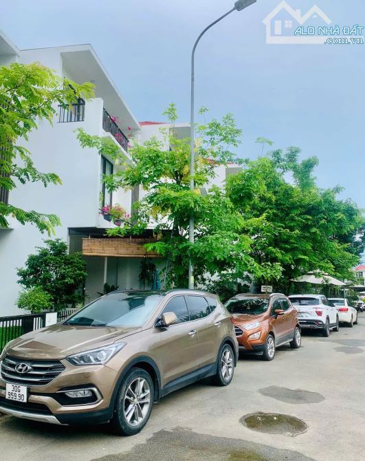 NHÀ PHỐ 3 TẦNG – HOMESTAY ĐANG KINH DOANH CÓ DÒNG TIỀN TẠI ROYAL PARK