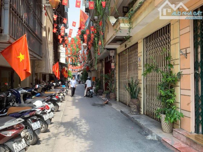 🌟Chỉ 6,8 tỷ tập thể 12B Lý Nam Đế, Hoàn Kiếm, sổ to, 80m2 2pn ở ngay🌟