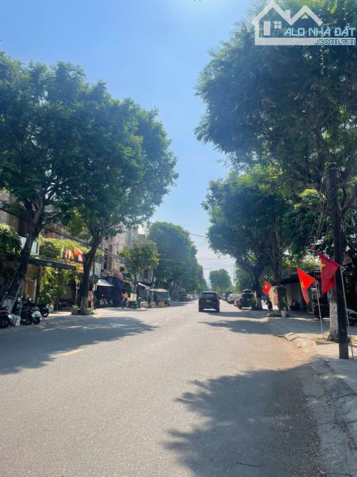 Bán nhà 3 tầng 2 Mt đường Tiếu La,gần Lê Thanh Nghị. DT 93m2 ngang 6.3m - Giá 14 tỷ TL