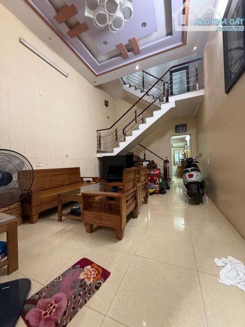 BÁN NHÀ TÔ HIỆU DÂN XÂY CHẮC CHẮN GẦN - 100m RA MẶT PHỐ - F0 GIÁ ĐẦU TƯ