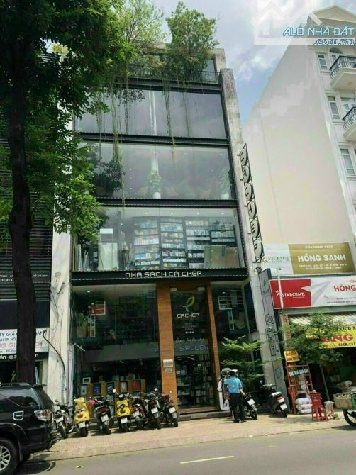 Văn phòng đường Hoàng Hoa Thám, P. 13, Q. Tân Bình. DT 6.5x28, hầm 7 lầu TN 250Tr. Giá 43t