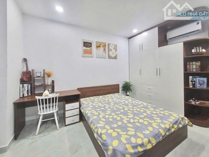 DÒNG TIỀN. TÒA CHDV 52 TỶ - 350TR/Th - Phan Bội Châu Q.BTH - Hầm 6 Tầng - 42 CHDV VIP.!
